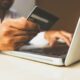Les aspects juridiques essentiels des solutions de paiement en ligne pour les marketplaces