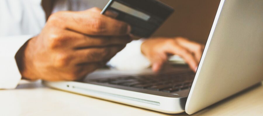 Les aspects juridiques essentiels des solutions de paiement en ligne pour les marketplaces